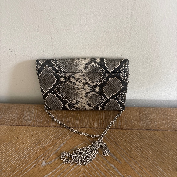 14th & Union Snake Print Clutch/ Shoulder Handbag Detachable Chain Strap - Picture 3 of 5